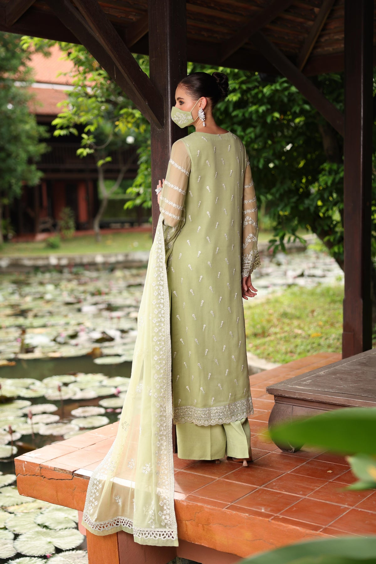 Pistora – 3 Piece Embroidered Chiffon Dress