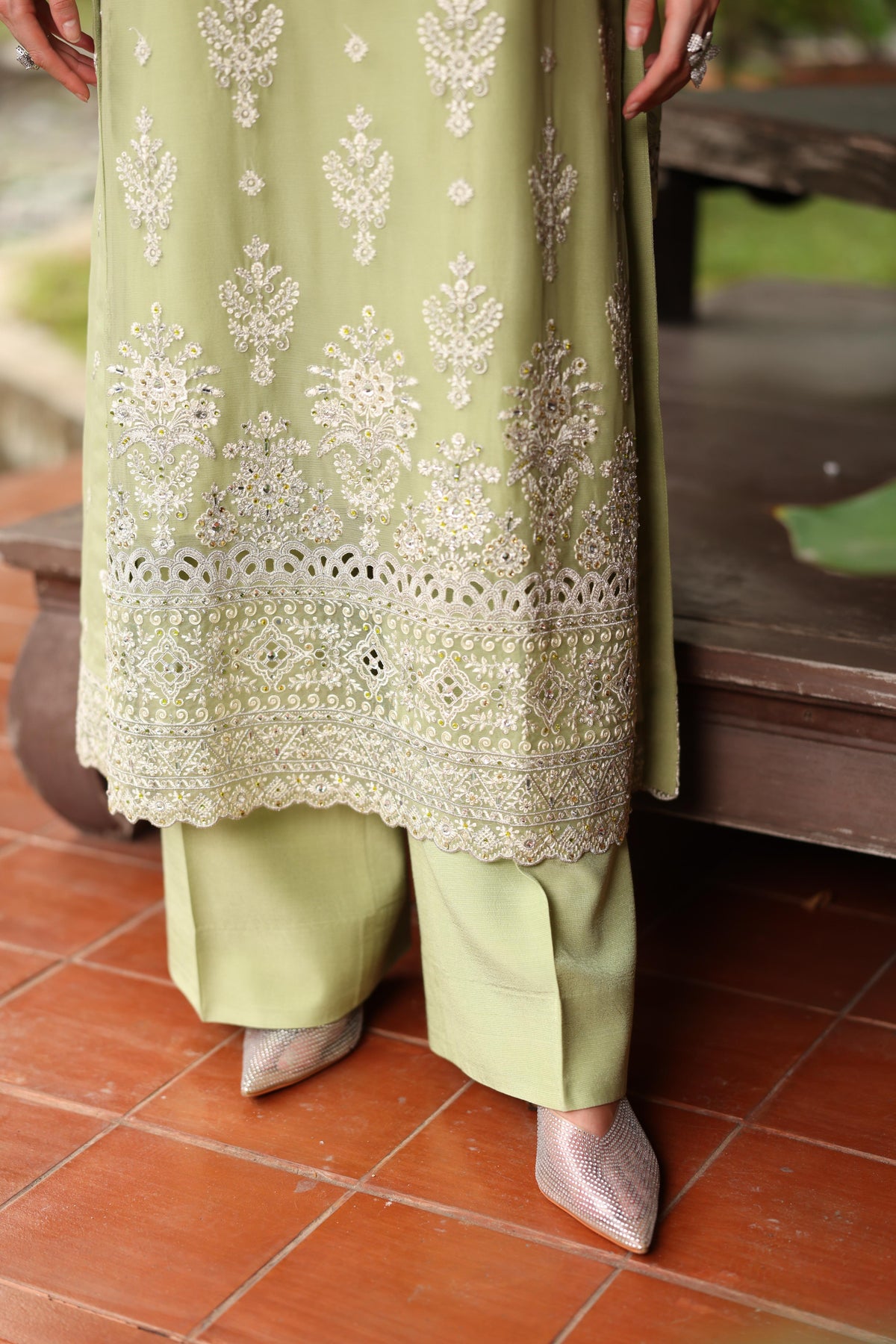Pistora – 3 Piece Embroidered Chiffon Dress